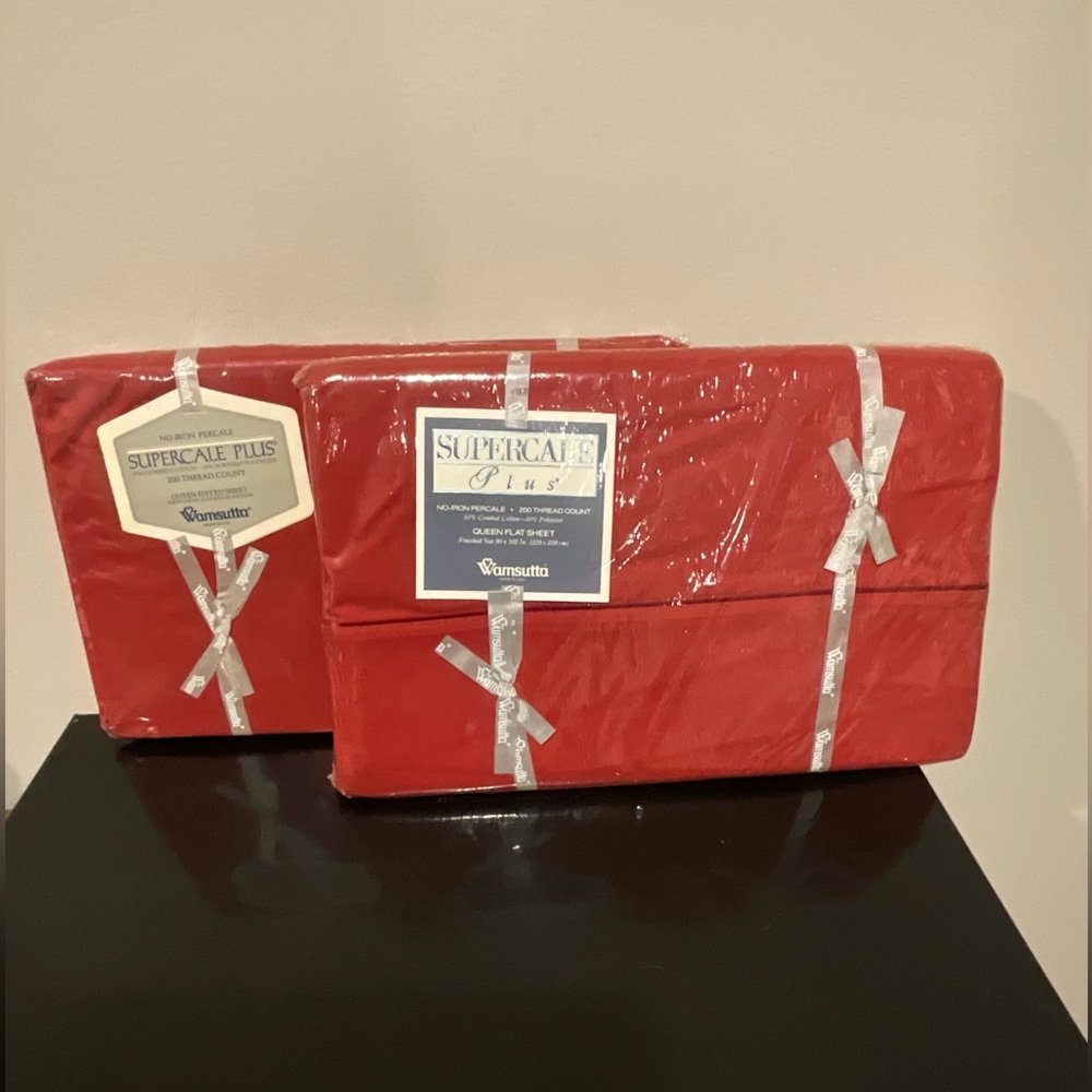 NIP Wamsutta Red Queen Fitted/ Flat Sheet Set